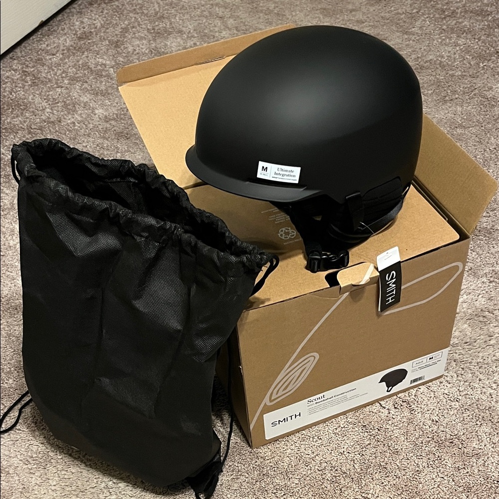 SMITH Matte Black Scout Helmet with Carry Bag